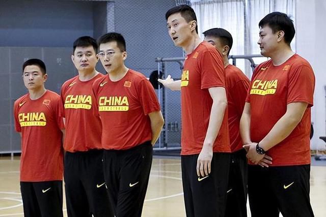 一大批思想性、艺术性、观赏性俱佳的新片精彩亮相,开启中国电影的热映、热点、热门、热议时刻,推动电影市场火热升温。